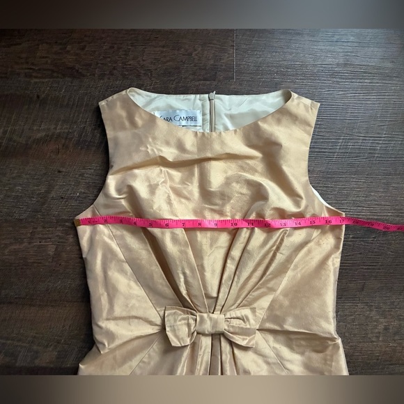 SARA CAMPBELL sleeveless wiggle sheath dress sz 8 buttery gold bow accent EUC - Picture 5 of 11